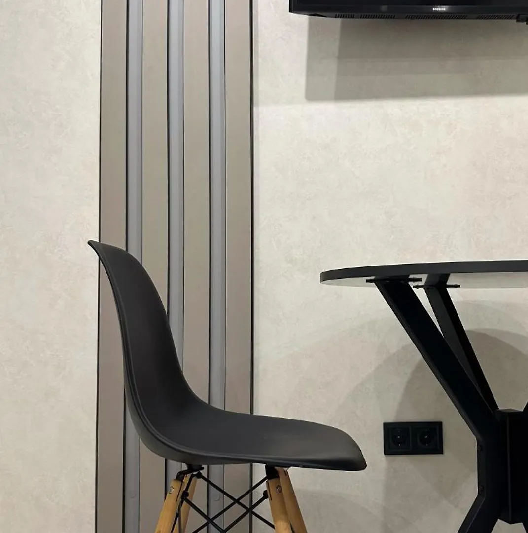 Нова Квартира Поруч З Метро Kiev Apartamento