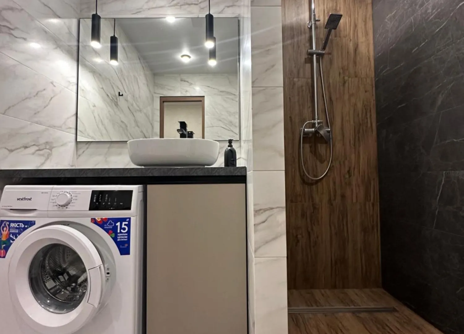 Apartamento Нова Квартира Поруч З Метро Kiev Ucrania